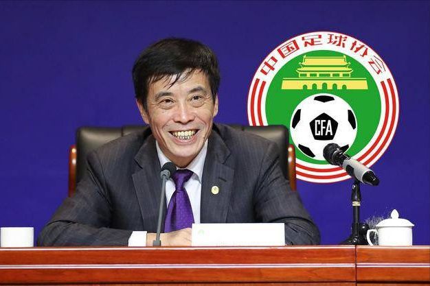 据《罗马体育报》报道，罗马准备在冬季转会期引进一名中后卫，但需要先出售斯皮纳佐拉筹集资金。